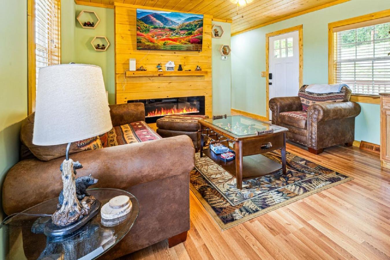 Brand New Tiny Cabin! A Bearly Adventure Sevierville Exterior photo