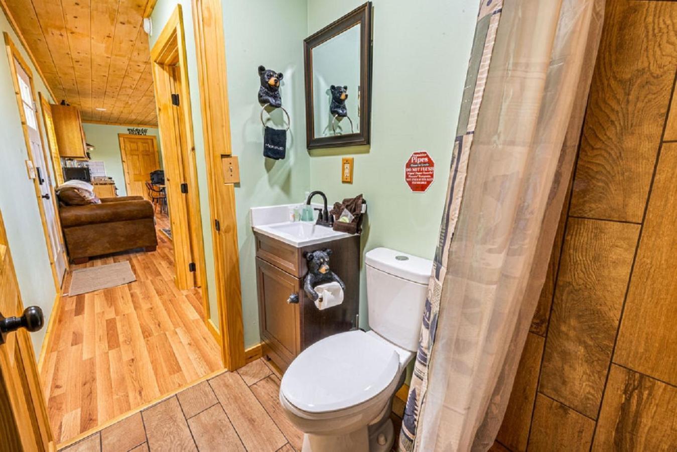 Brand New Tiny Cabin! A Bearly Adventure Sevierville Exterior photo