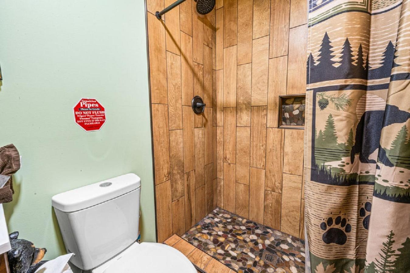 Brand New Tiny Cabin! A Bearly Adventure Sevierville Exterior photo