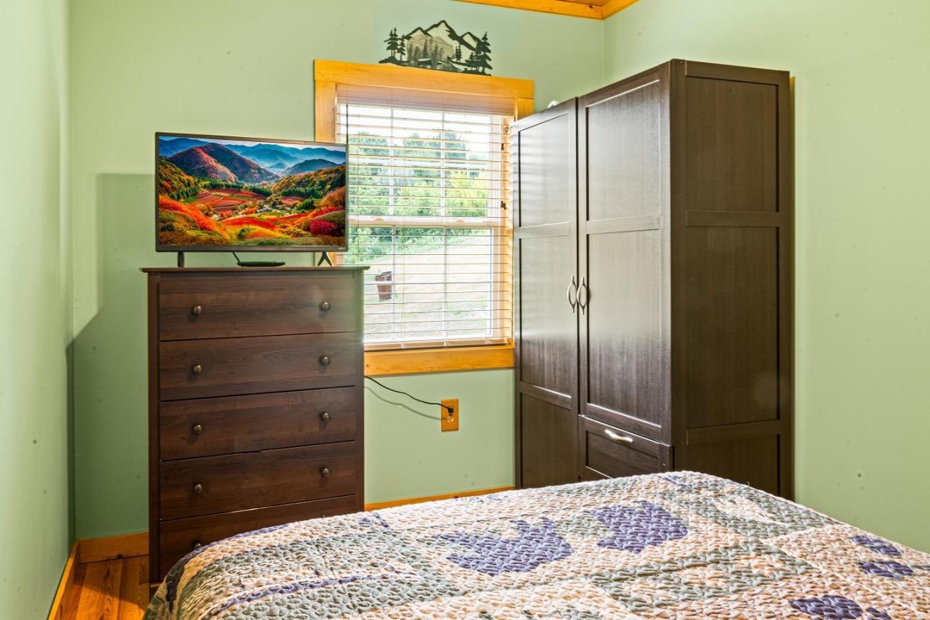 Brand New Tiny Cabin! A Bearly Adventure Sevierville Exterior photo