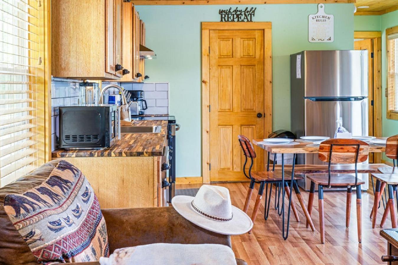 Brand New Tiny Cabin! A Bearly Adventure Sevierville Exterior photo