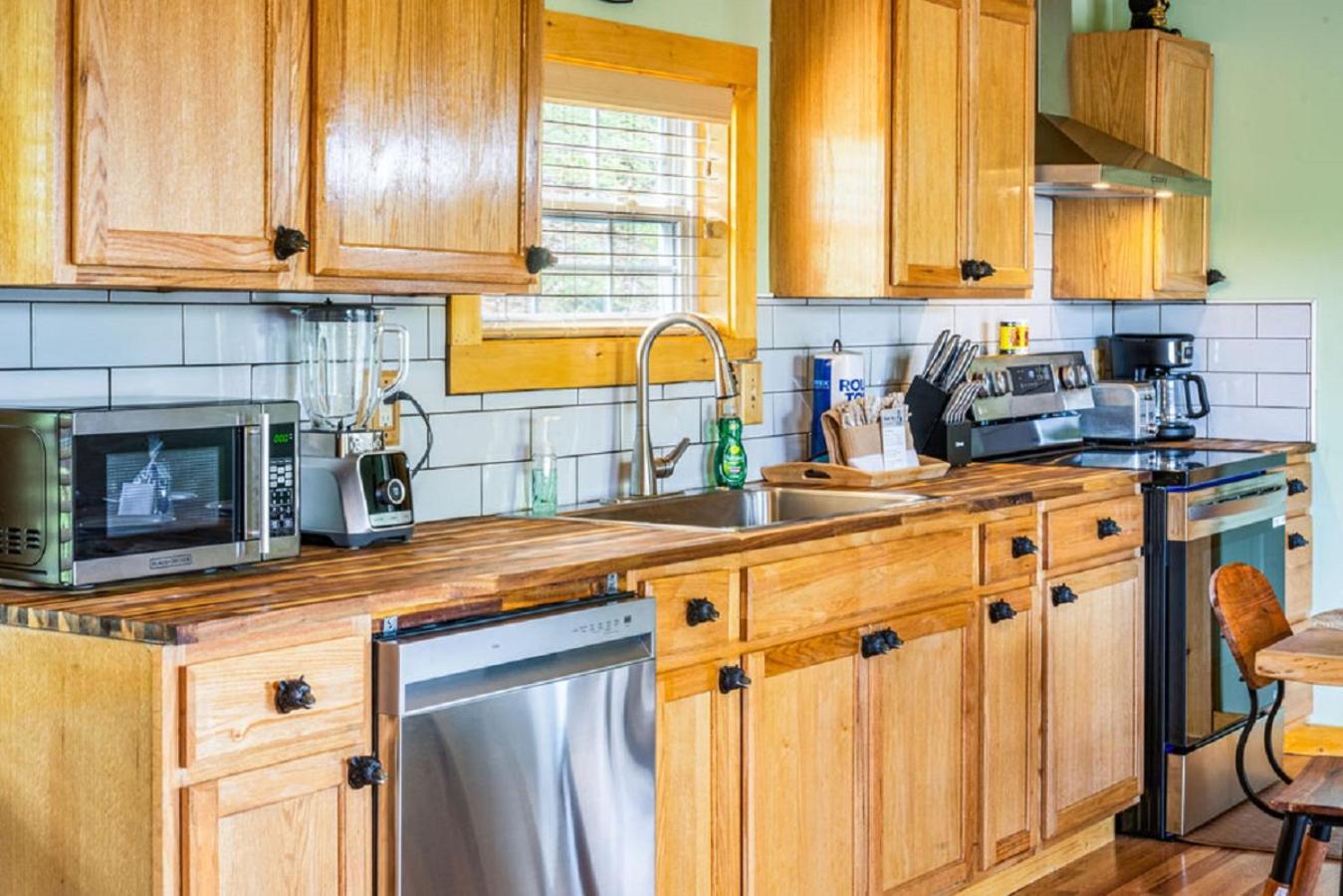 Brand New Tiny Cabin! A Bearly Adventure Sevierville Exterior photo