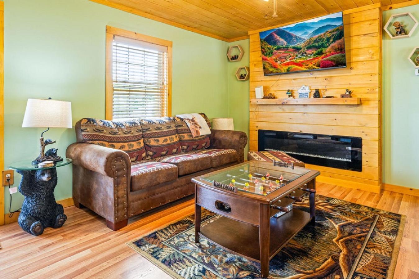 Brand New Tiny Cabin! A Bearly Adventure Sevierville Exterior photo